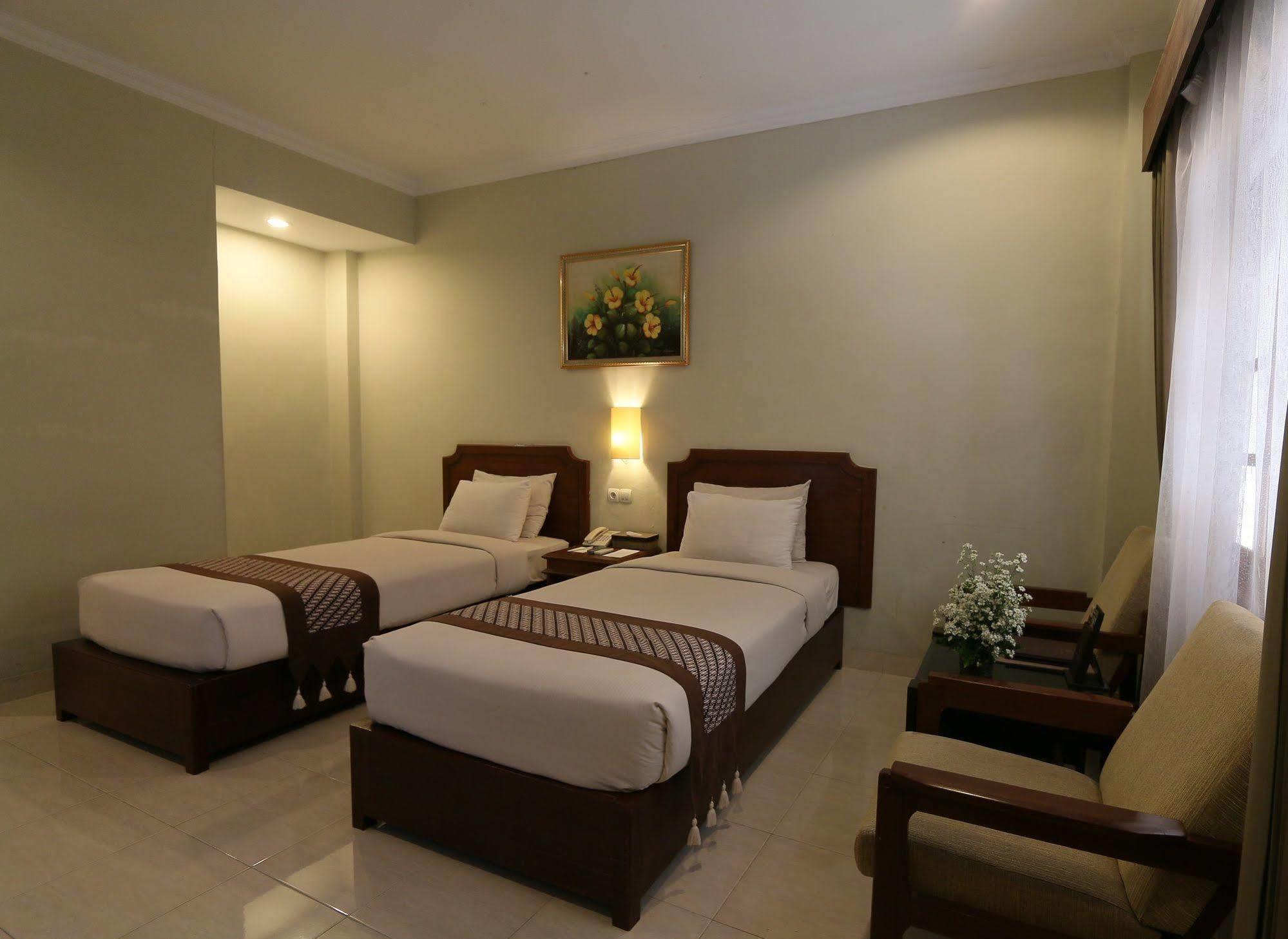 Cakra Kembang Hotel Kejayan Luaran gambar
