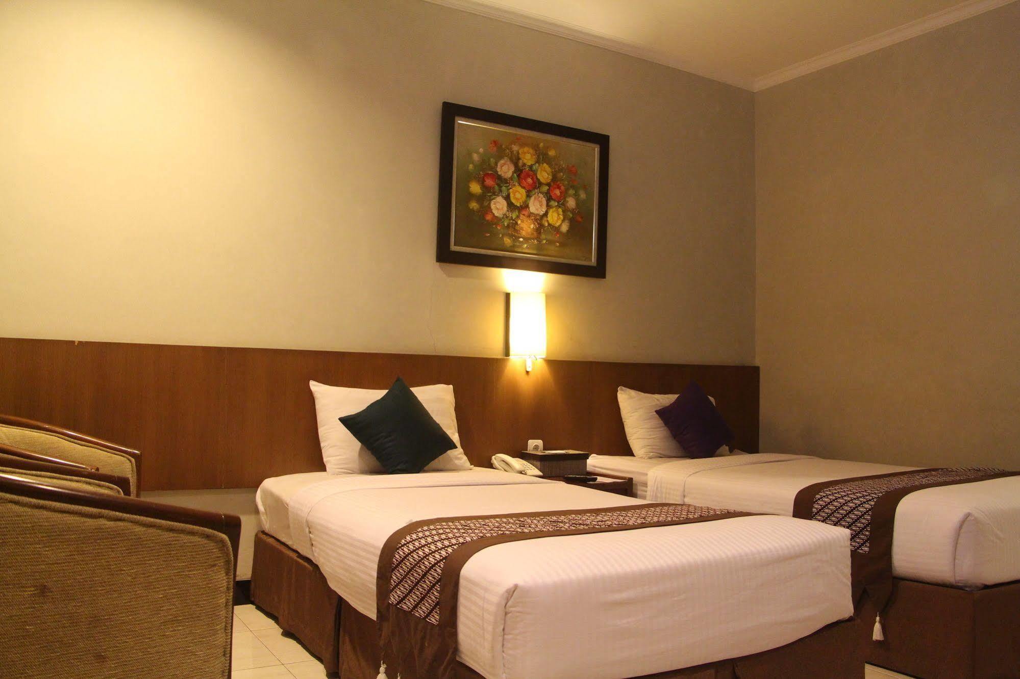Cakra Kembang Hotel Kejayan Luaran gambar