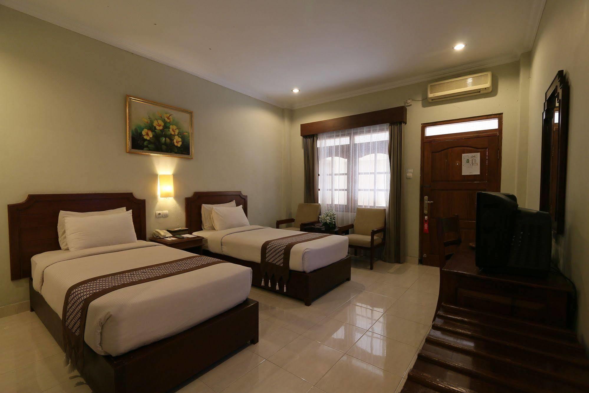 Cakra Kembang Hotel Kejayan Luaran gambar